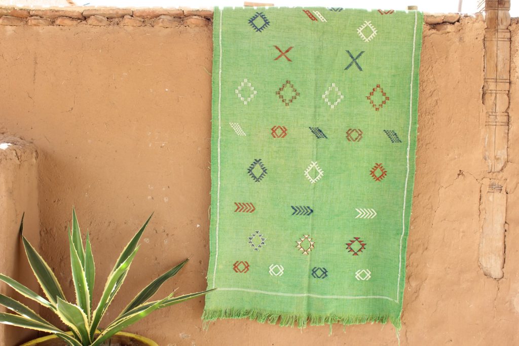 sabra de cactus et tapis sabra marocain