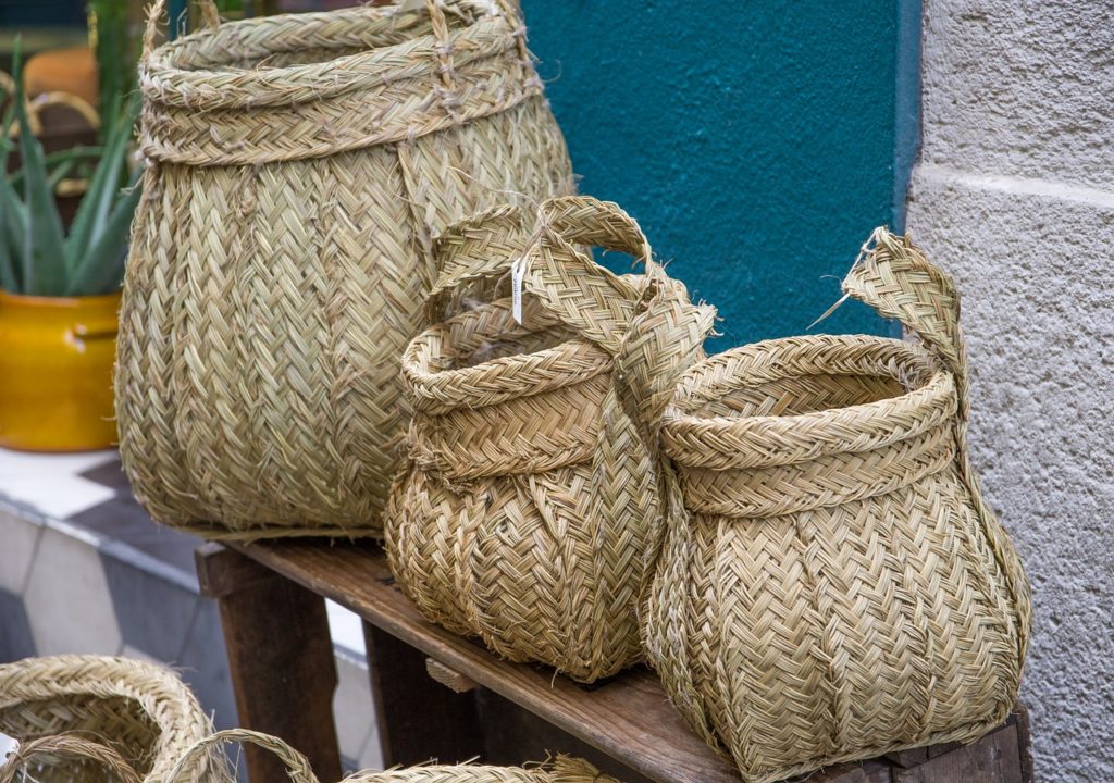 DIY rotin : tutoriel pour tresser des chapeaux pour enfants